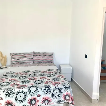 Apartament Duplex-bungalow In Playa De Americas,3 Minutes Near The Beaches In Tenerife